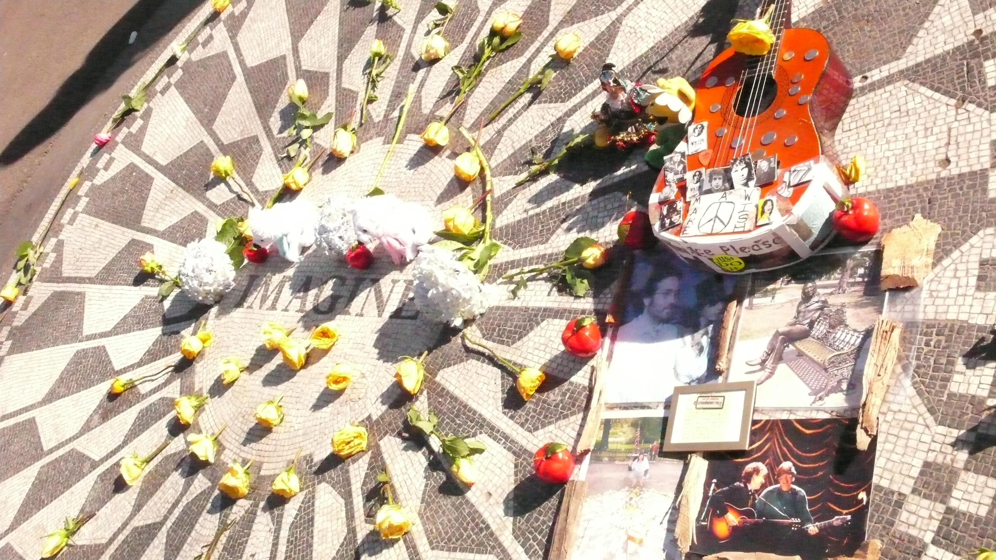 LENNON MEMORIAL, STRAWBERRY FIELDS, CENTRAL PARK