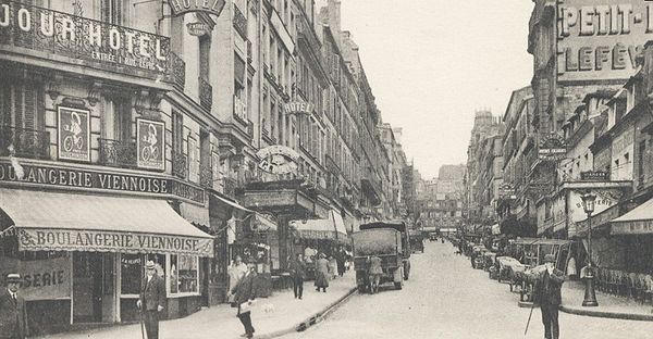 PARIS MONTMARTRE 1920's