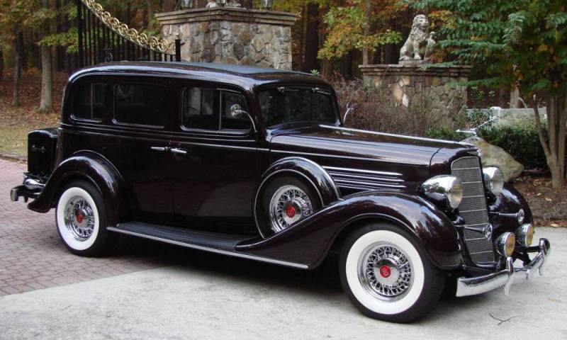 1935 BUICK