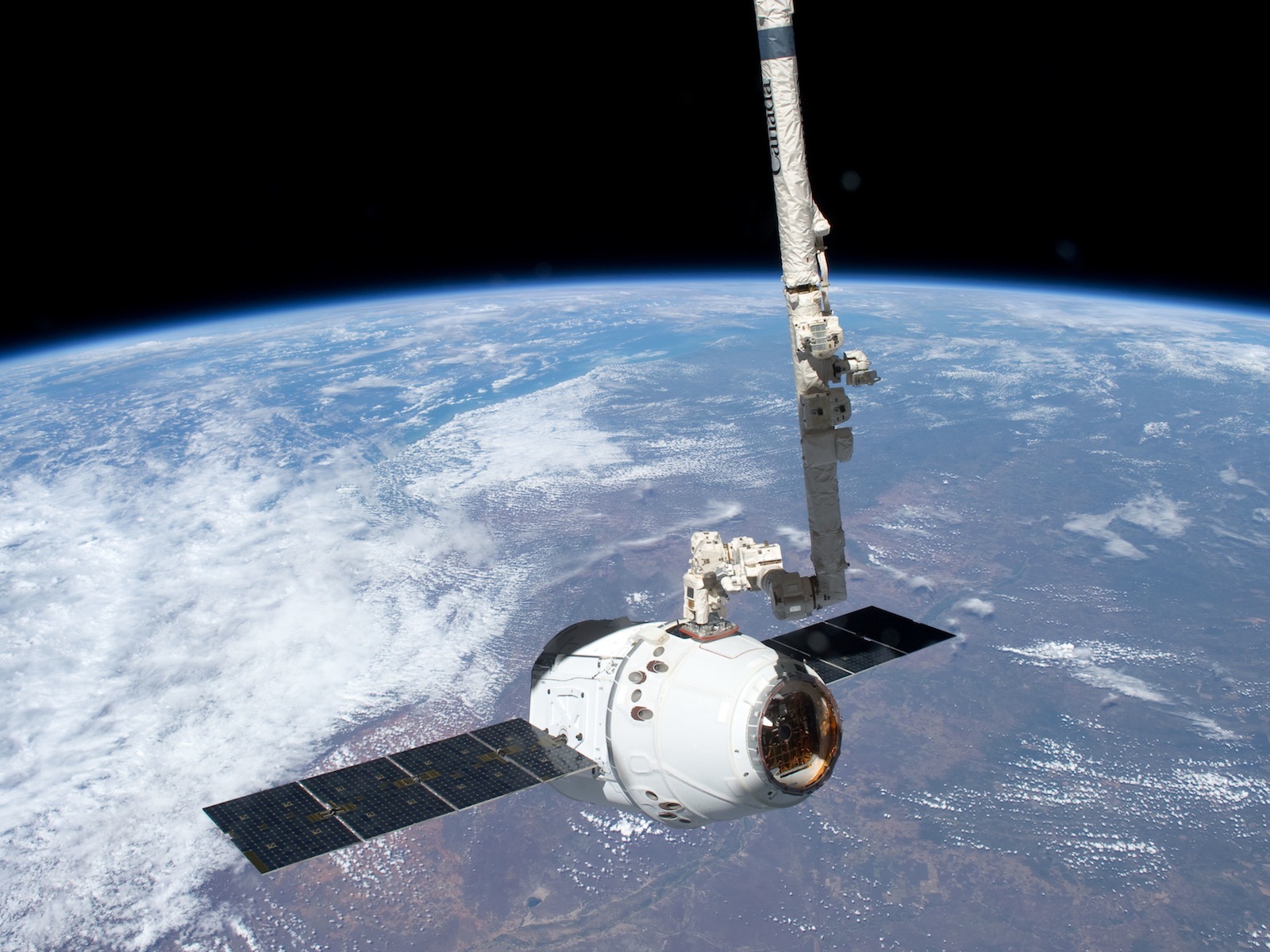 spacex-dragon-1600