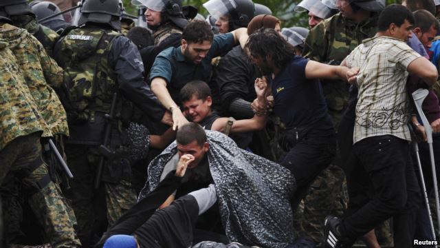 refugees-FYROM-border